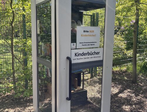 Bücherzelle im Familienhaus